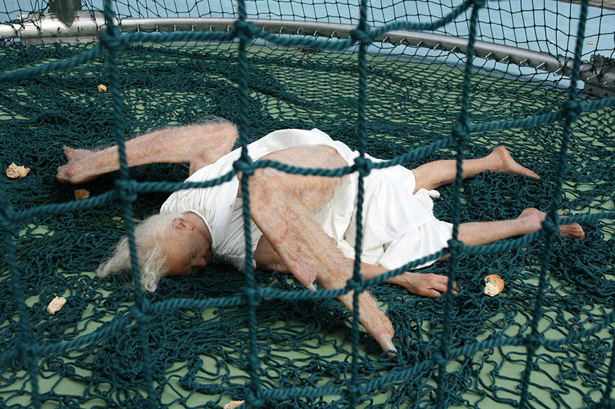 fallen-angel-sculpture-realistic-2 fallen-angel-sculpture-realistic-2