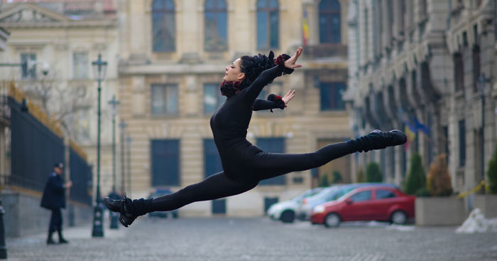 Urban Swan: I Photographed A Ballerina In The Streets Of Romania