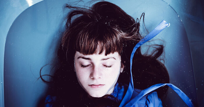 I Photograph Beautiful Women With Their Eyes Shut