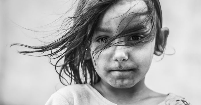 18-Year-Old Girl Takes Captivating Photos