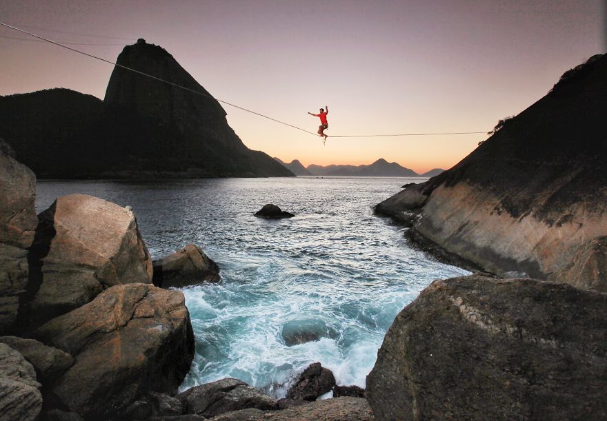 I Capture Breathtaking Moments With High-Line Climbers In Beautiful Sunrises I Capture Breathtaking Moments With High-Line Climbers In Beautiful Sunrises