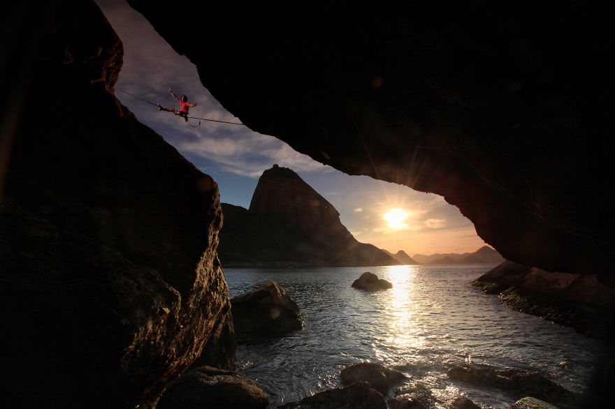 I Capture Breathtaking Moments With High-Line Climbers In Beautiful Sunrises I Capture Breathtaking Moments With High-Line Climbers In Beautiful Sunrises