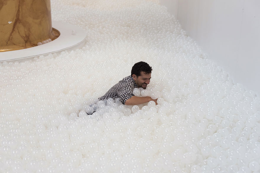 Swim In 1,000,000 Recyclable Plastic Balls At Installation In Museum In Washington