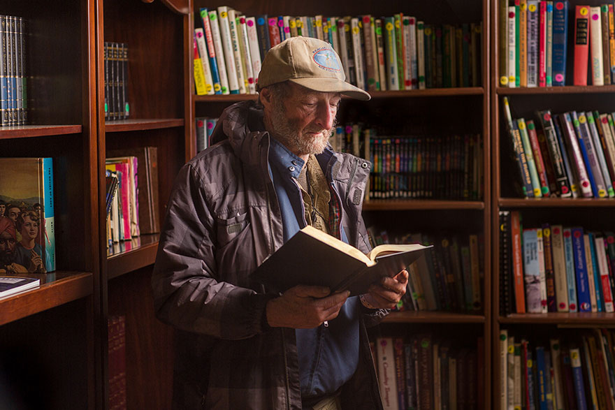 lighting-homeless-people-portraits-underexposed-aaron-draper-5