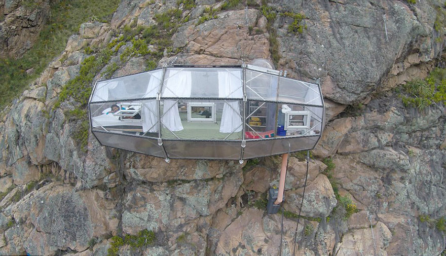 scary-see-through-suspended-pod-hotel-peru-sacred-valley-2 scary-see-through-suspended-pod-hotel-peru-sacred-valley-2