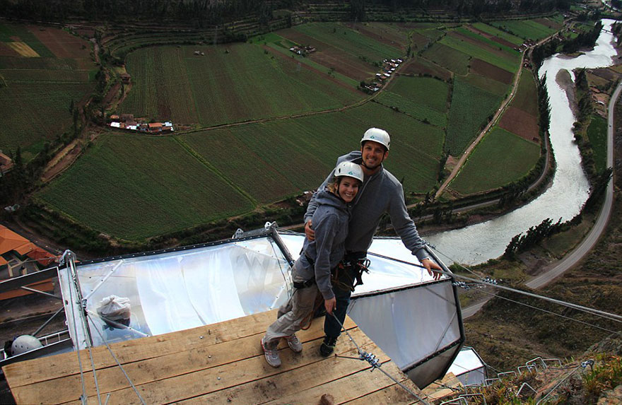 scary-see-through-suspended-pod-hotel-peru-sacred-valley-4 scary-see-through-suspended-pod-hotel-peru-sacred-valley-4