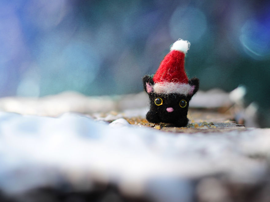 It's Never Too Early To Think About Christmas, So I Made Tiny Woolen Kittens