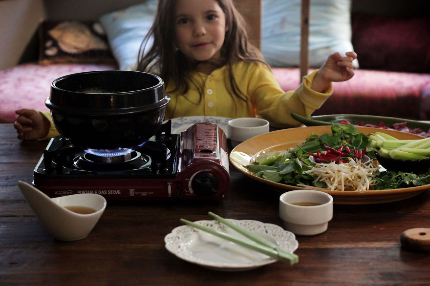 I Fed My Little Girl Meals From 195 Countries & It Was Bonkers Cute I Fed My Little Girl Meals From 195 Countries & It Was Bonkers Cute