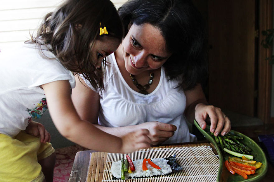 I Fed My Little Girl Meals From 195 Countries & It Was Bonkers Cute