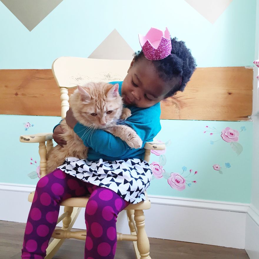 Libby And Elsa: The Adorable Relationship Between A Toddler And Her Kitty