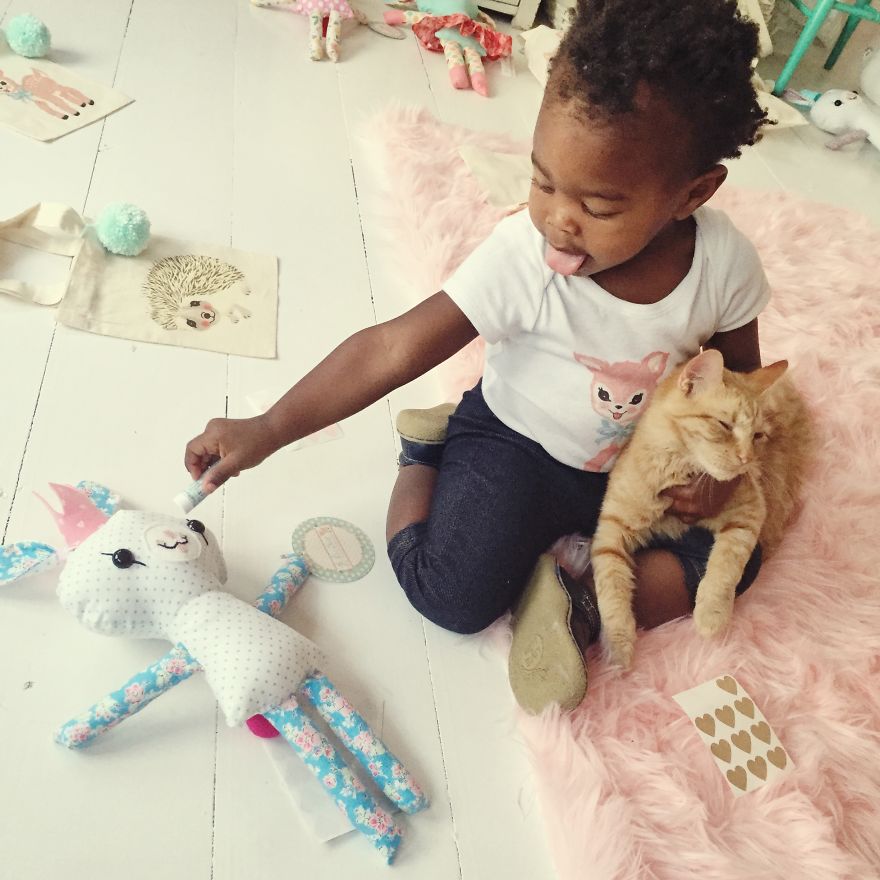 Libby And Elsa: The Adorable Relationship Between A Toddler And Her Kitty