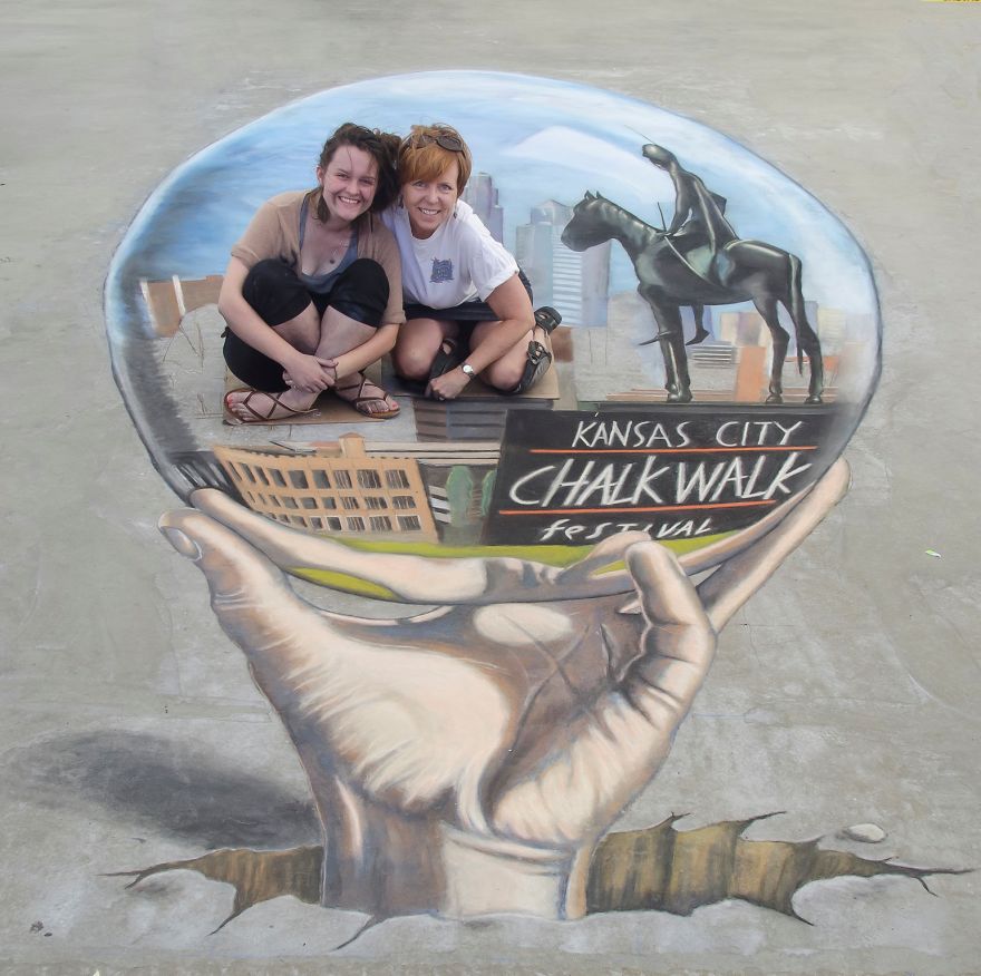 After I Was Laid Off At Age 45, I Became A 3D Street Artist After I Was Laid Off At Age 45, I Became A 3D Street Artist