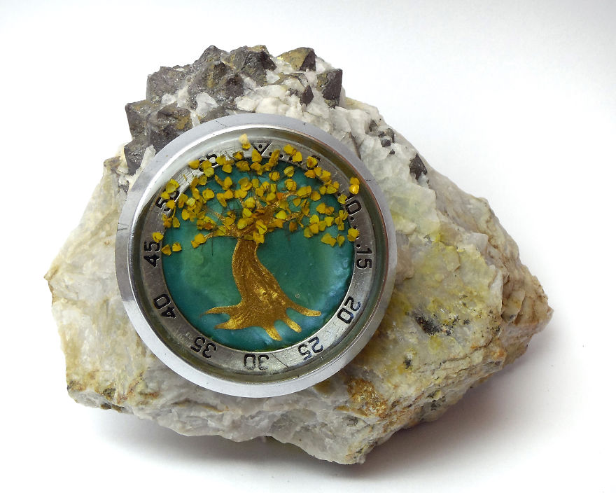 I Make Medallions With Mini Trees And Old Watches