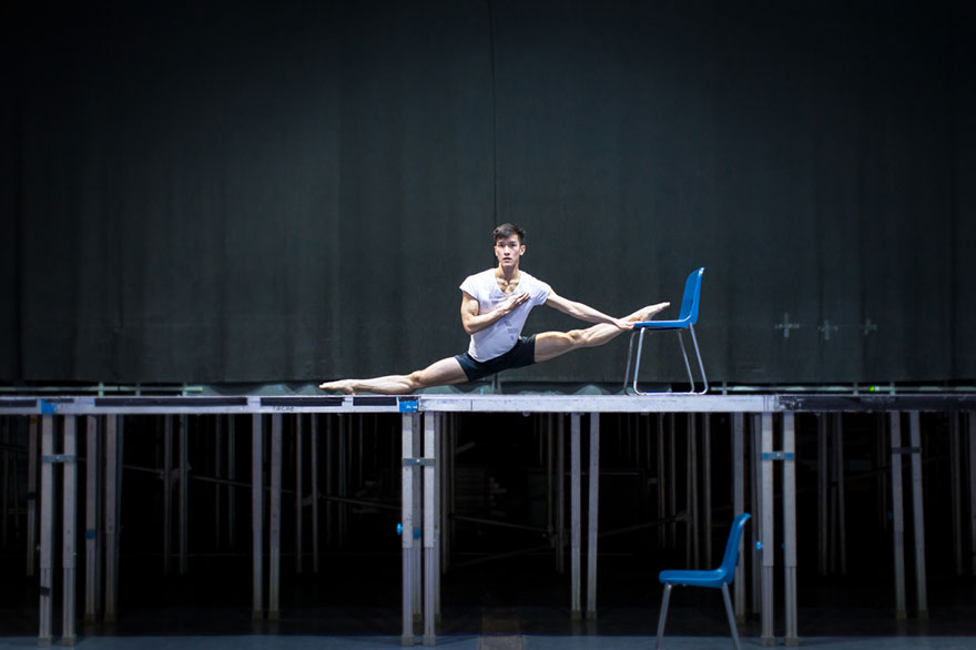 Ballet Dancer Masters Taking Self-Portraits While Floating In Mid-Air Ballet Dancer Masters Taking Self-Portraits While Floating In Mid-Air