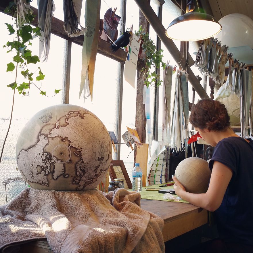 One Of The World’s Last Remaining Globe-Makers That Use The Ancient Art Of Making Globes By Hand One Of The World’s Last Remaining Globe-Makers That Use The Ancient Art Of Making Globes By Hand