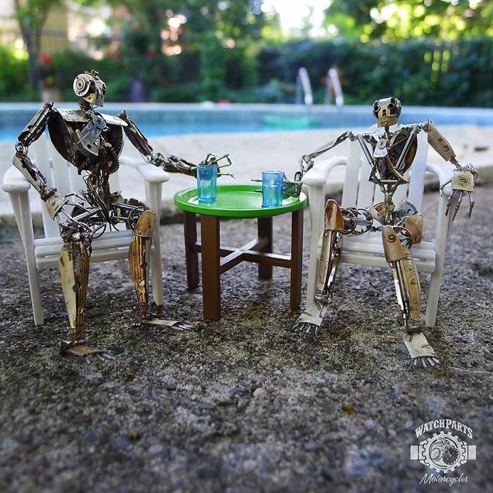 Robotic Family Made Out Of Watch Parts Has A Summer Vacation Robotic Family Made Out Of Watch Parts Has A Summer Vacation