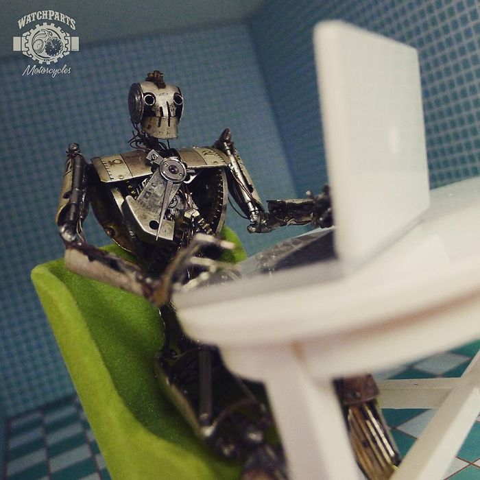 Robotic Family Made Out Of Watch Parts Has A Summer Vacation Robotic Family Made Out Of Watch Parts Has A Summer Vacation