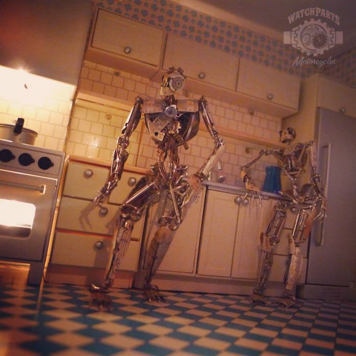 Robotic Family Made Out Of Watch Parts Has A Summer Vacation Robotic Family Made Out Of Watch Parts Has A Summer Vacation