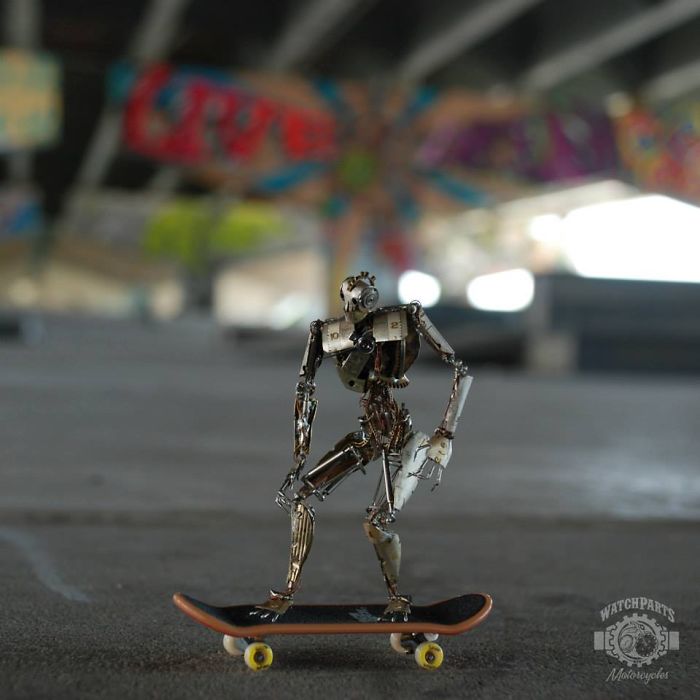 Robotic Family Made Out Of Watch Parts Has A Summer Vacation Robotic Family Made Out Of Watch Parts Has A Summer Vacation