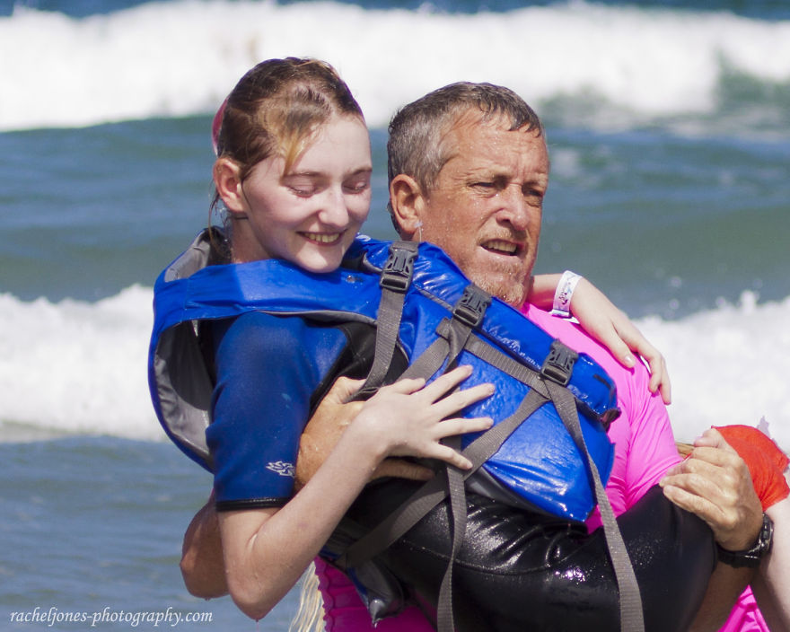Two Sisters With Same Terminal Illness Catch Waves With My Surfing Dog Two Sisters With Same Terminal Illness Catch Waves With My Surfing Dog
