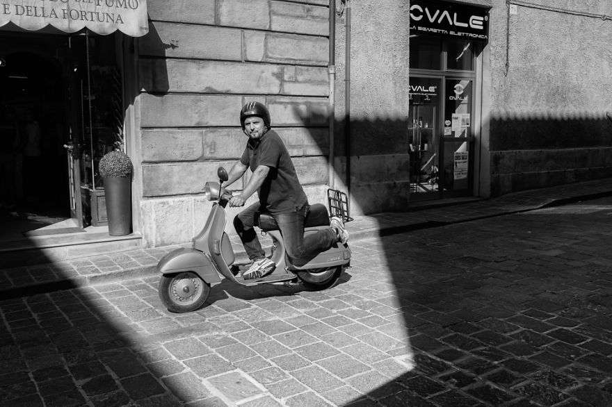 Italian Street Photography By Eolo Perfido