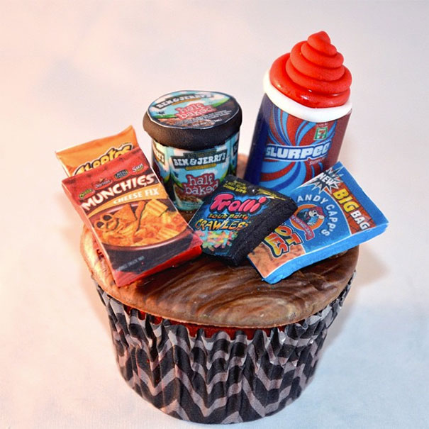 We Make Celebrity Lookalike Cupcakes And Let Them Eat Themselves