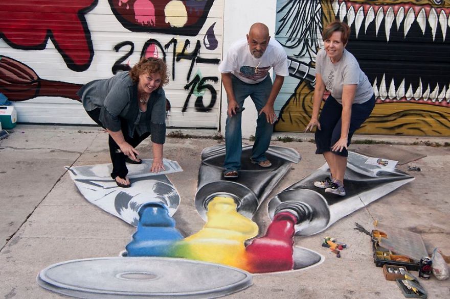 After I Was Laid Off At Age 45, I Became A 3D Street Artist After I Was Laid Off At Age 45, I Became A 3D Street Artist