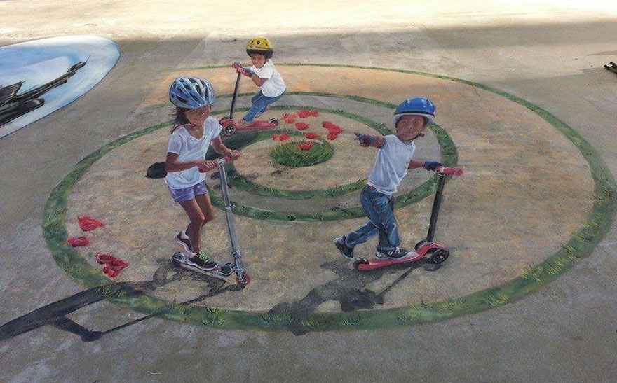 After I Was Laid Off At Age 45, I Became A 3D Street Artist After I Was Laid Off At Age 45, I Became A 3D Street Artist