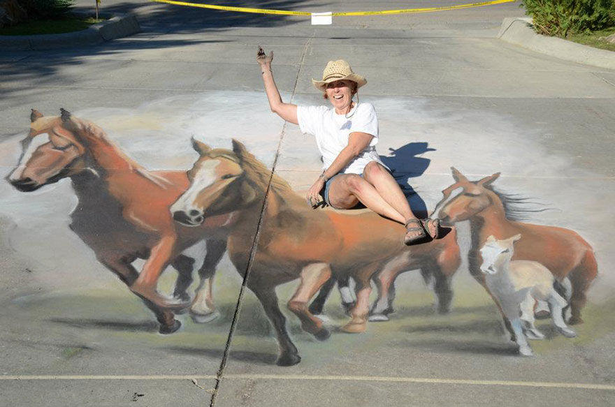 After I Was Laid Off At Age 45, I Became A 3D Street Artist After I Was Laid Off At Age 45, I Became A 3D Street Artist