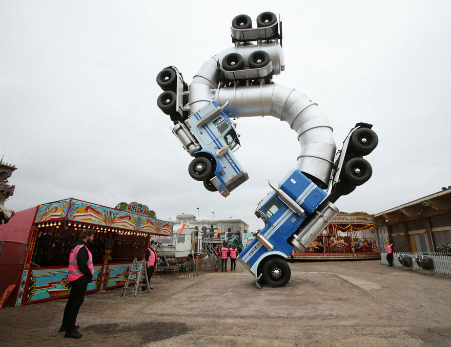 banksy-theme-park-dismaland-24 banksy-theme-park-dismaland-24