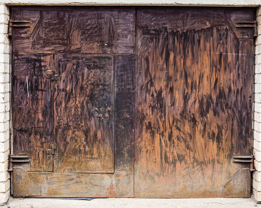 I Photographed The Most Colorful Old Garage Doors Of Lithuania I Photographed The Most Colorful Old Garage Doors Of Lithuania