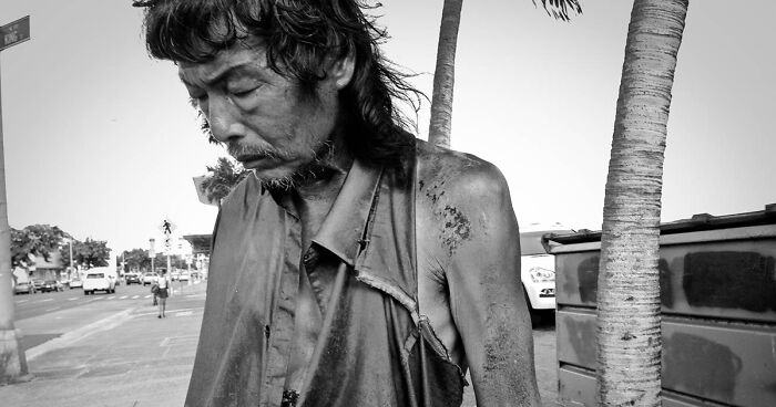 After 10 Years Of Photographing Homeless People, Photographer Discovers Her Own Father Among Them