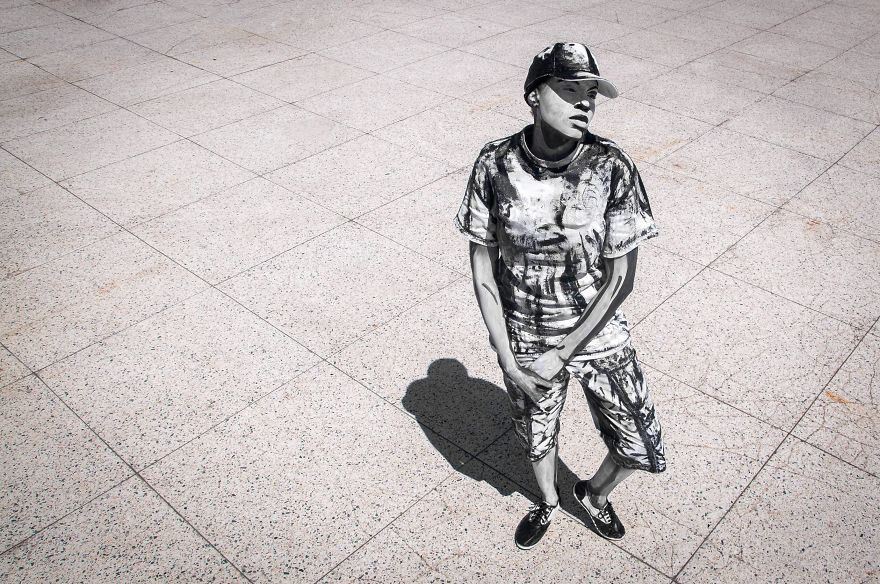 Using Body Paint, I Turn Myself Into A Living Digital Illustration Using Body Paint, I Turn Myself Into A Living Digital Illustration