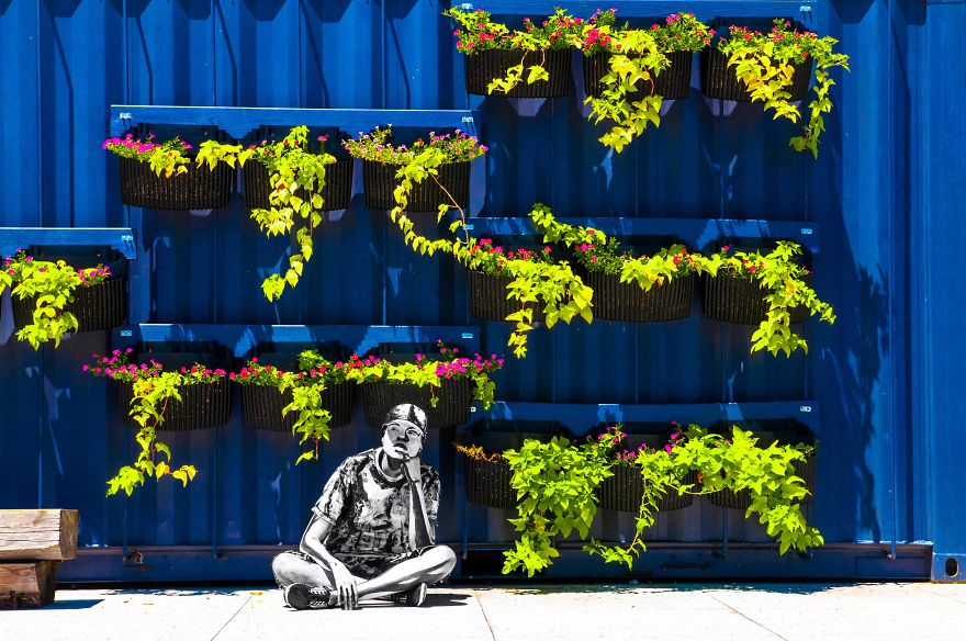 Using Body Paint, I Turn Myself Into A Living Digital Illustration Using Body Paint, I Turn Myself Into A Living Digital Illustration