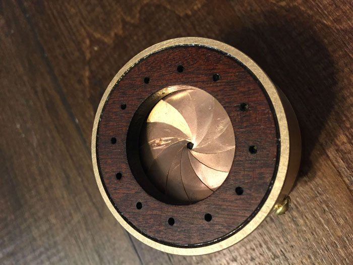 hand-made-aperture-engagement-ring-box-2