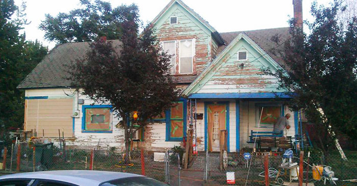 Guy Accidentally Heard Teens Making Fun Of 75-Year-Old Man’s House, So This Is What He Did