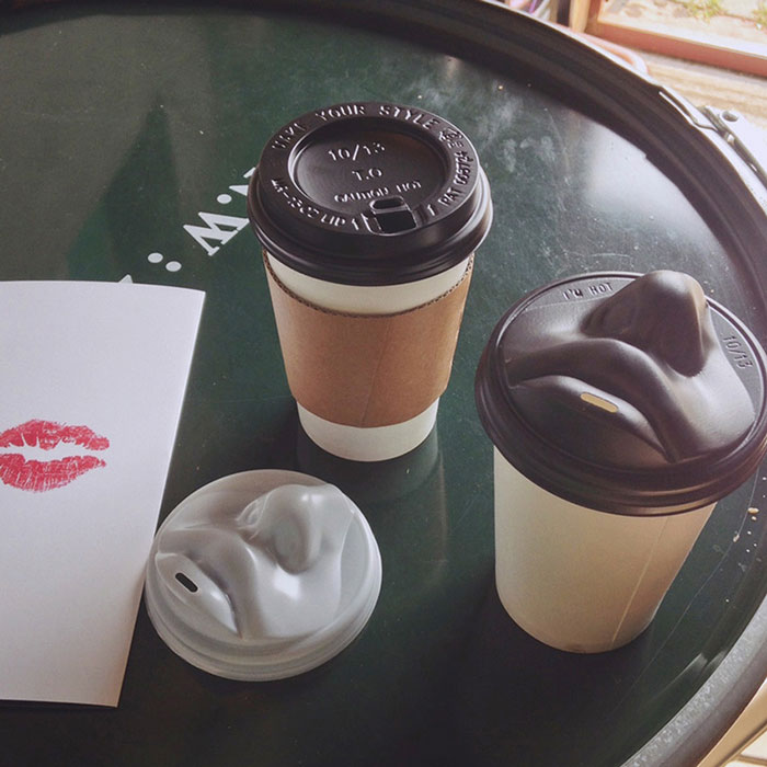 human-face-shape-lid-coffee-take-kiss-out-jang-woo-seok-11 human-face-shape-lid-coffee-take-kiss-out-jang-woo-seok-11
