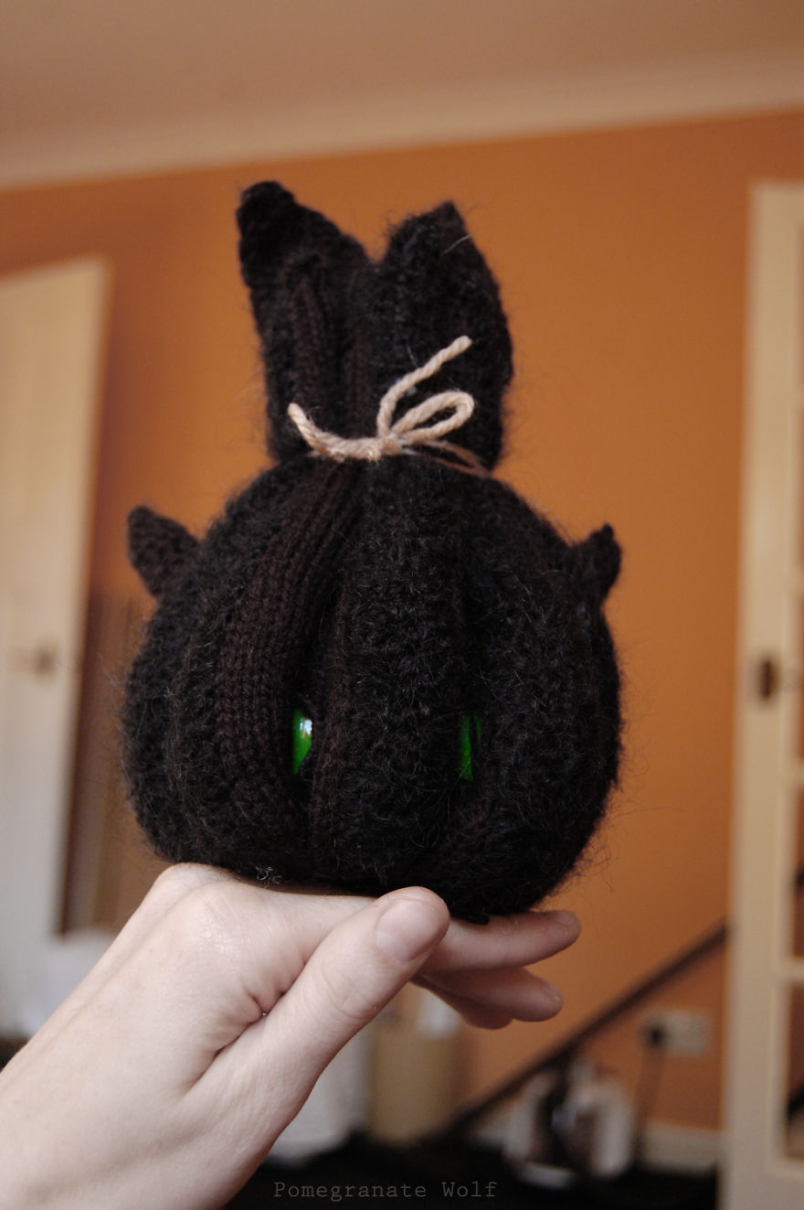 Night Furrytopus: My Knitted Monster From The Ocean's Depths