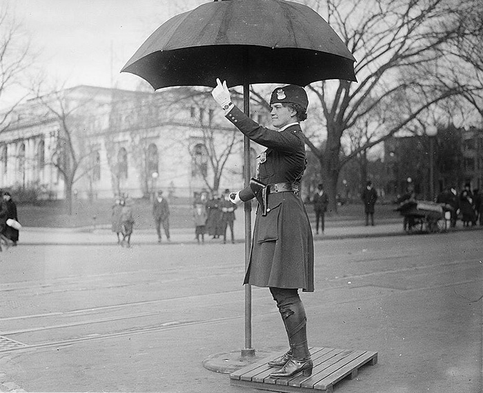Leola N. King, America's First Female Traffic Cop, Washington D.C. (1918)