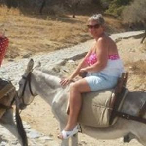 debra_llamedos avatar