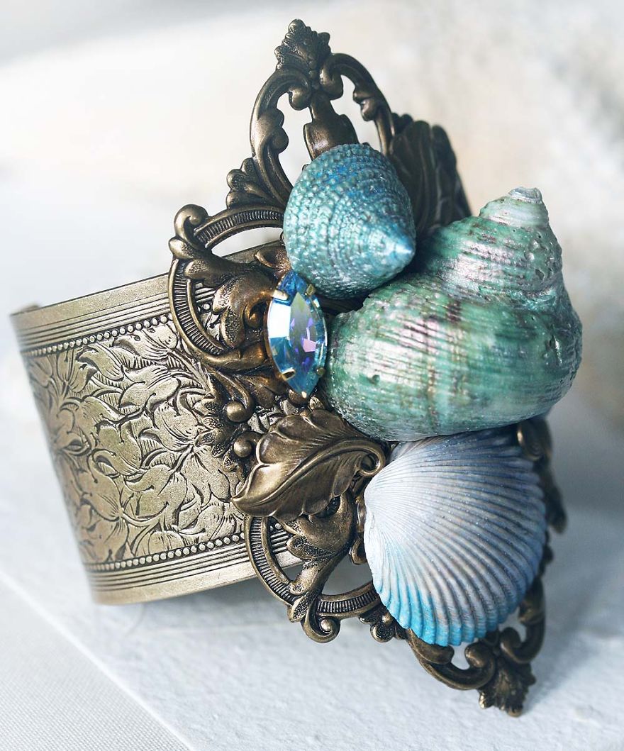 Artist Turns Seashells Into Beautiful Jewelry Artist Turns Seashells Into Beautiful Jewelry