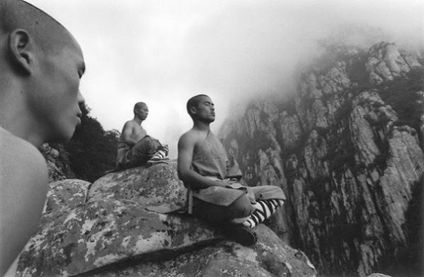 Breathtaking Images Of Shaolin Monks Training Breathtaking Images Of Shaolin Monks Training