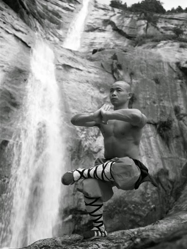 Breathtaking Images Of Shaolin Monks Training Breathtaking Images Of Shaolin Monks Training