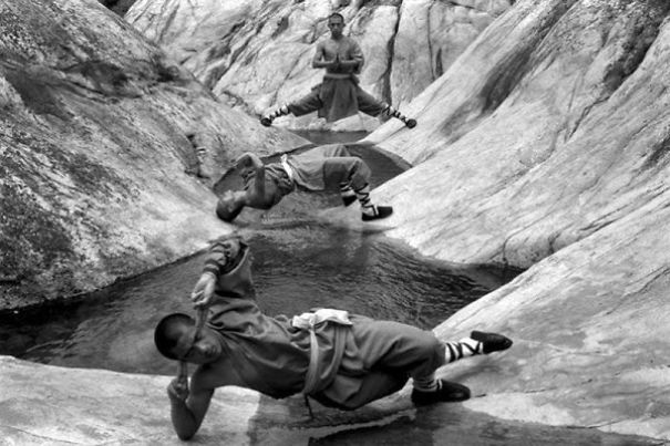 Breathtaking Images Of Shaolin Monks Training Breathtaking Images Of Shaolin Monks Training