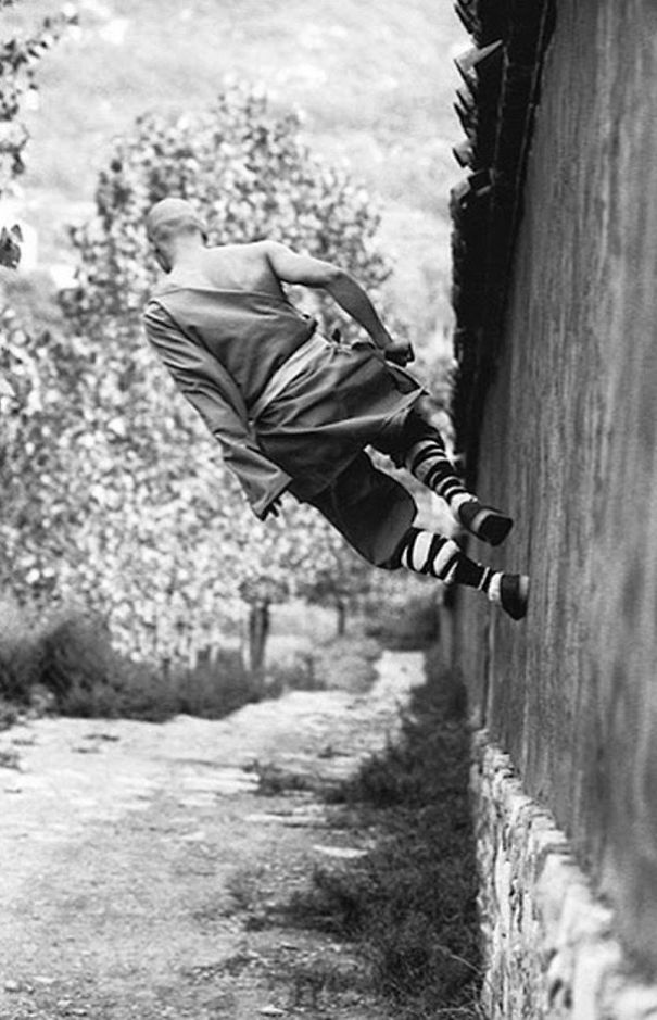 Breathtaking Images Of Shaolin Monks Training Breathtaking Images Of Shaolin Monks Training
