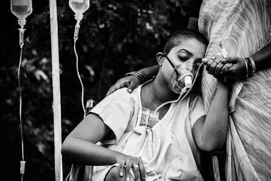 The Diary Of A Bald Girl In The Final Stage Of Cancer