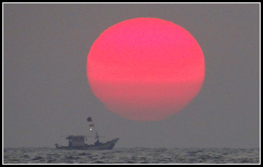 Massive Sun, Massive Sunset