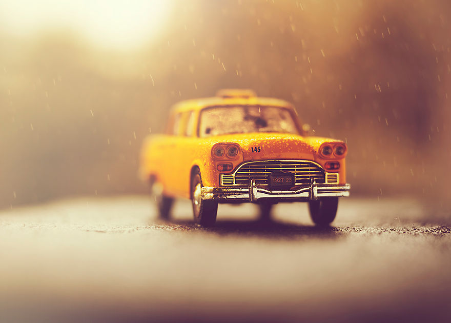 I Create Atmospheric Miniature Car Scenes That Remind Me Of My Childhood