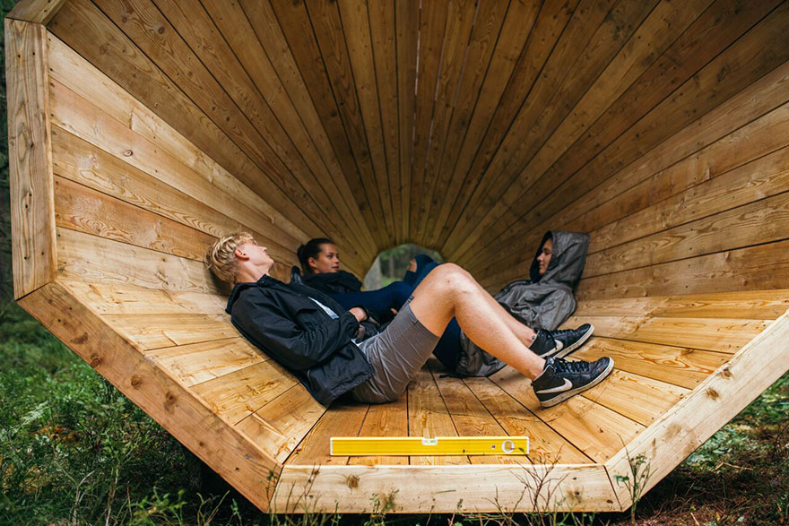 Estonian Students Build Giant Wooden Megaphones To Listen To The Forest Estonian Students Build Giant Wooden Megaphones To Listen To The Forest
