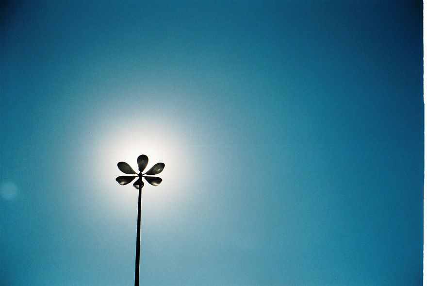 Sun Behind Post Light For The Perfect Shadow Shot